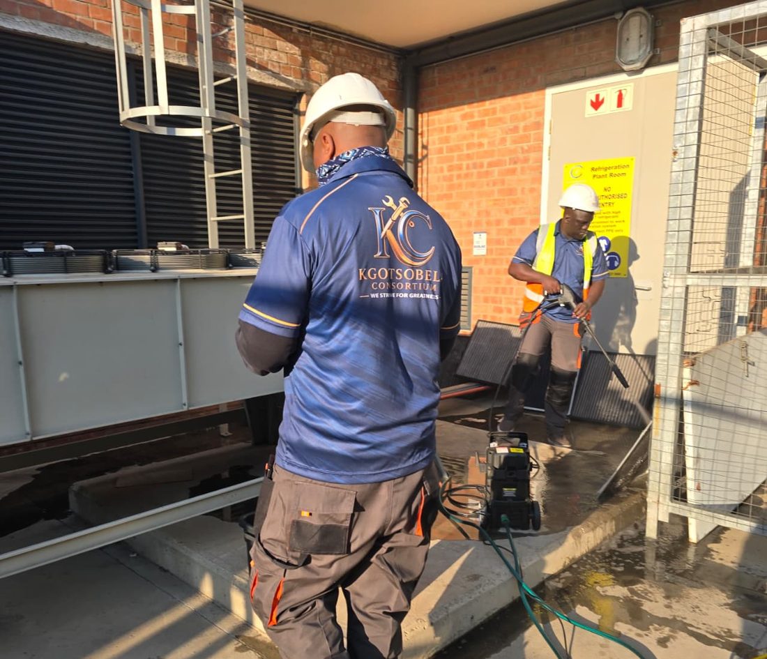 Kgotsobela Consortium technician on site