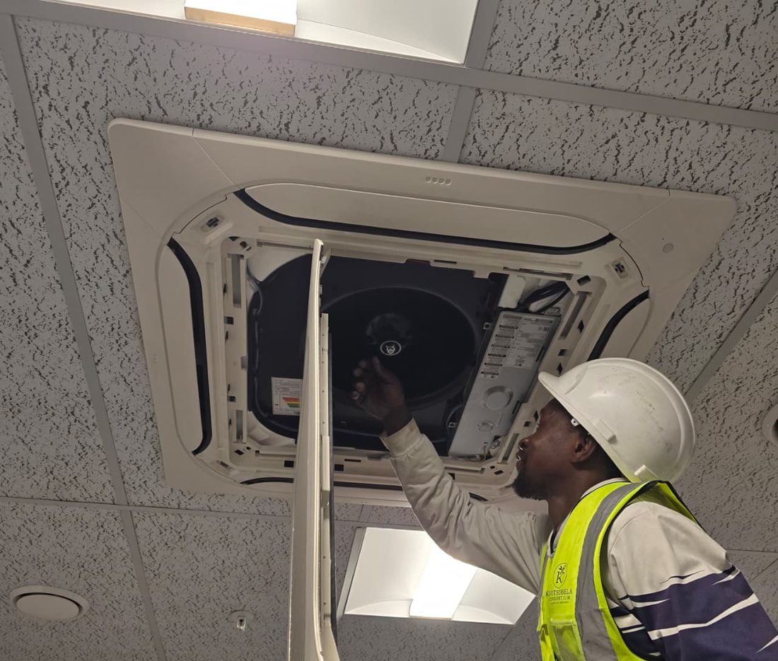 Indoor cassette unit servicing